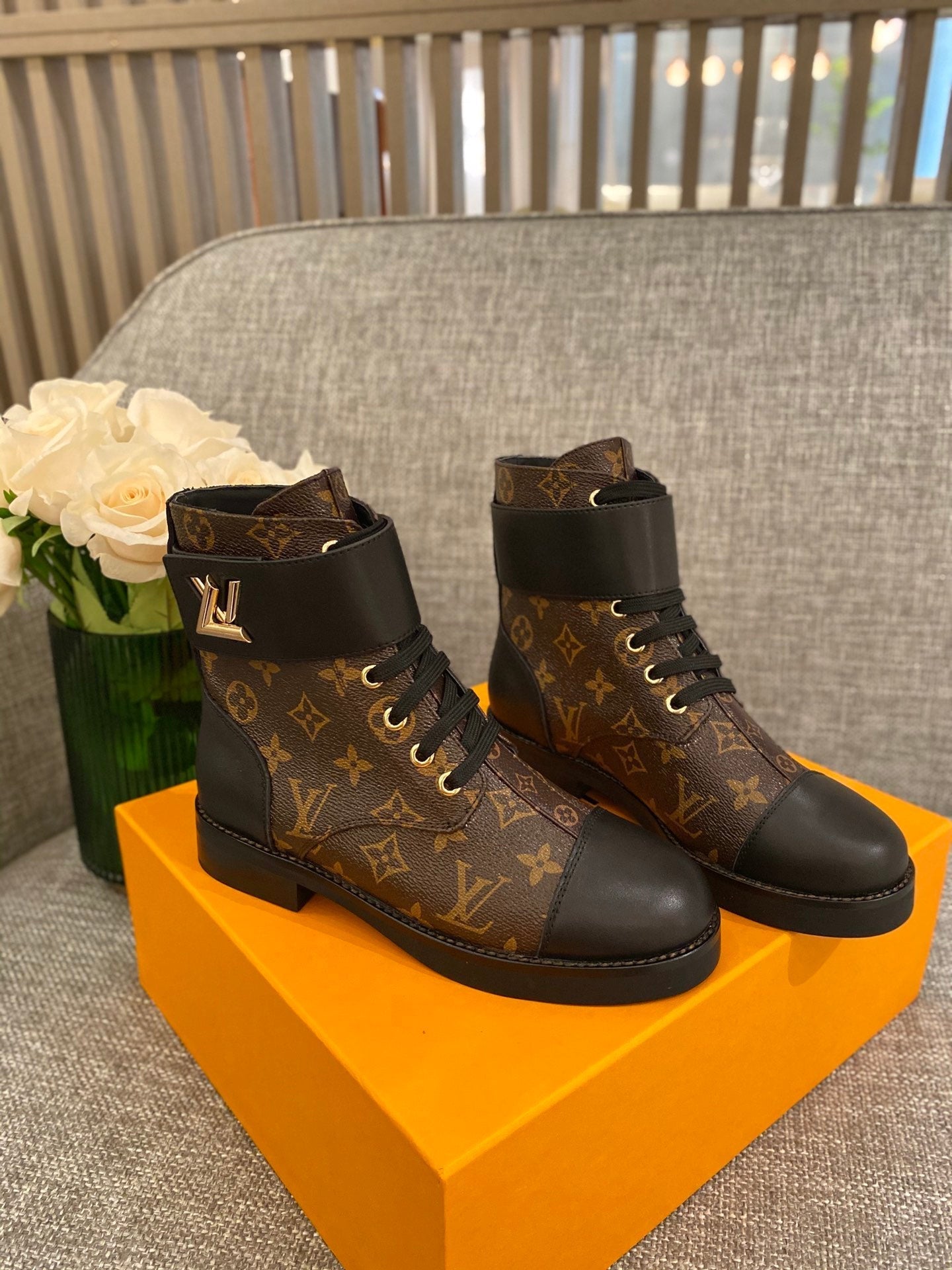 Premium  Louis Vuitton  BOOTS 051