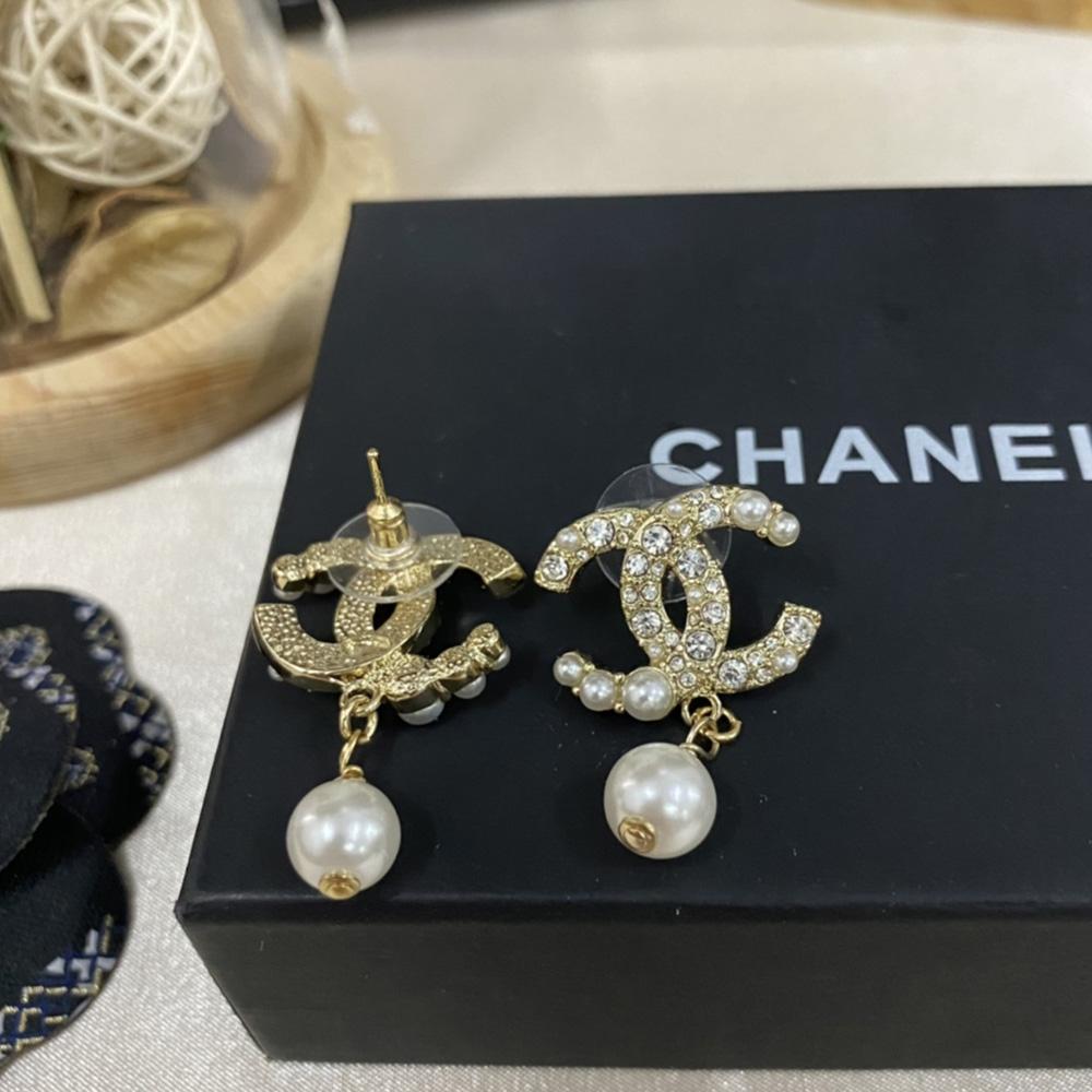 CHANEL CRYSTAL PEARL DROP EARRINGS