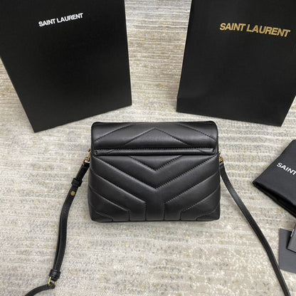 Yves Saint Laurent Shoulder bag 467072H