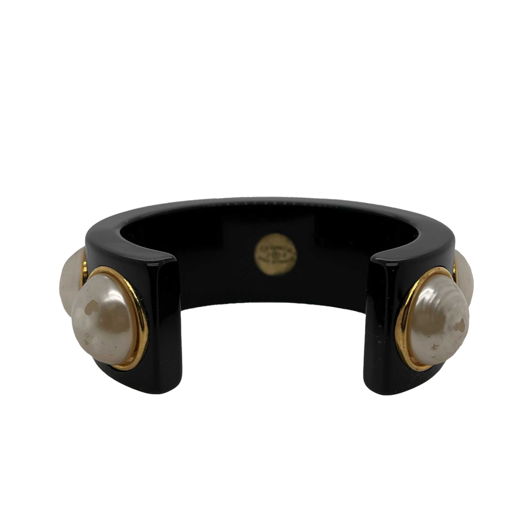 CHANEL - Vintage Large Pearl Resin Cuff - Black - Bracelet