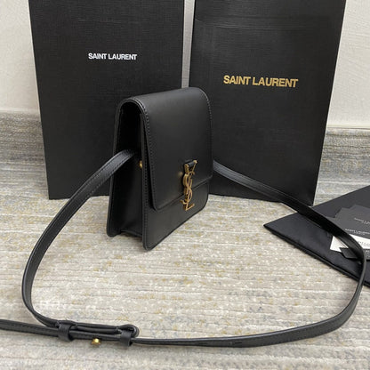 Yves Saint Laurent Shoulder bag 668809