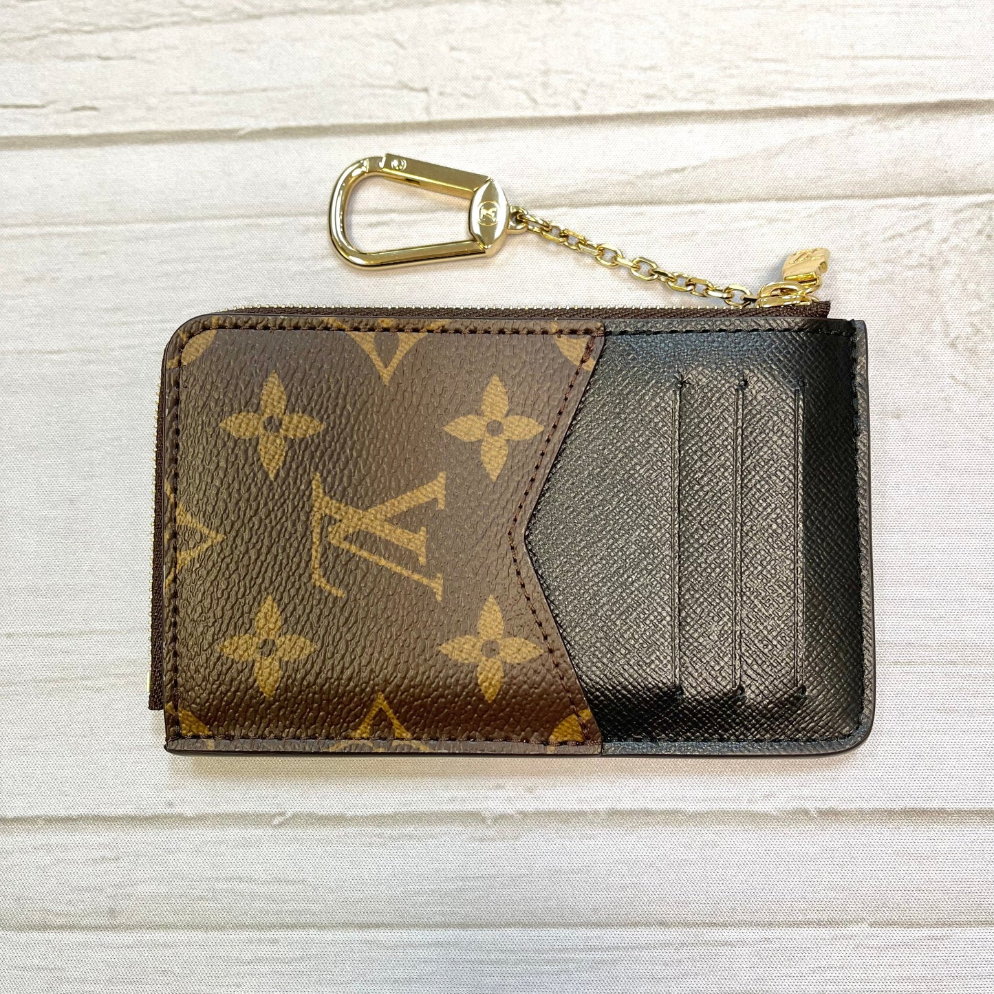 Wallet Luxury Designer By Louis Vuitton  Size: Small