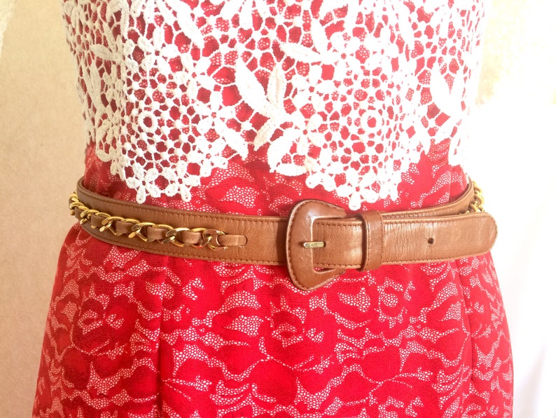 CHANEL Vintage brown leather belt with gold tone chains