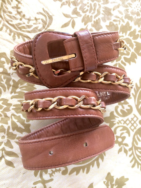 CHANEL Vintage brown leather belt with gold tone chains