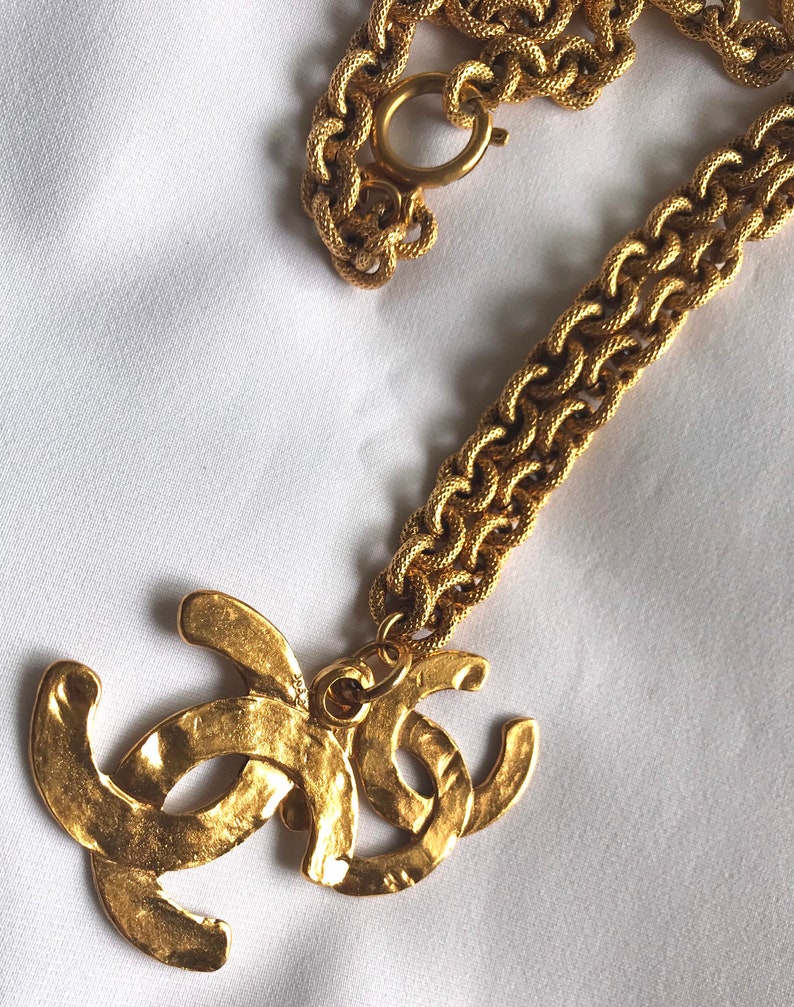 CHANEL Vintage long chain necklace with large and small CC mark pendant top