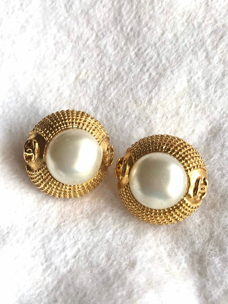 CHANEL Vintage gold tone round earrings with faux pearl and CC motifs