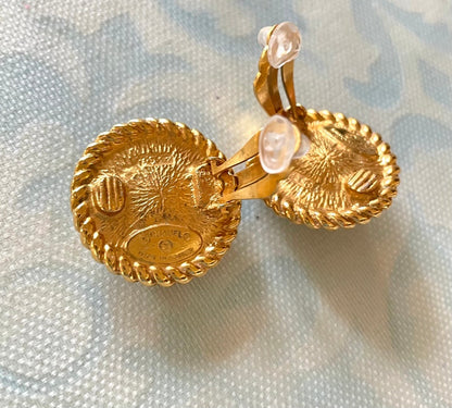 CHANEL Vintage golden earrings with pearl and CC motif