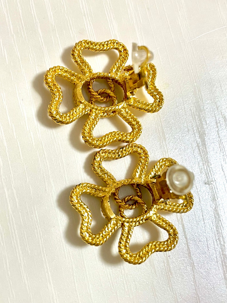 CHANEL Vintage golden clover, camellia flower earrings