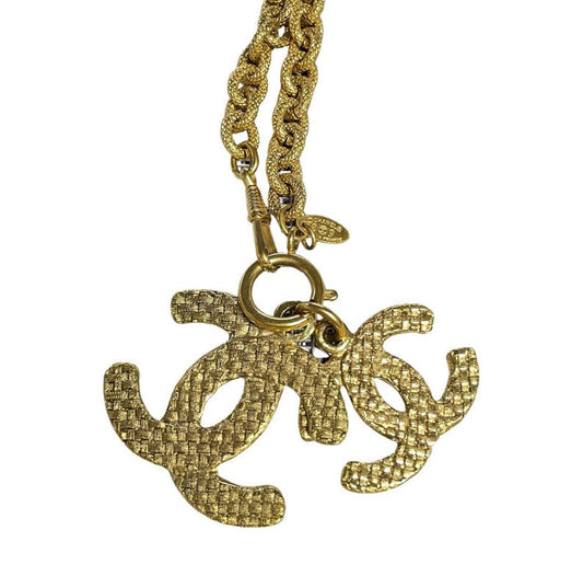 CHANEL Vintage long chain necklace with large and small CC mark pendant top