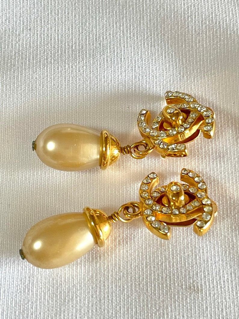 CHANEL Vintage teardrop turn-lock crystal CC and dangle pearl earrings