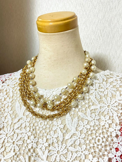 CHANEL Vintage double chain necklace with round faux pearls