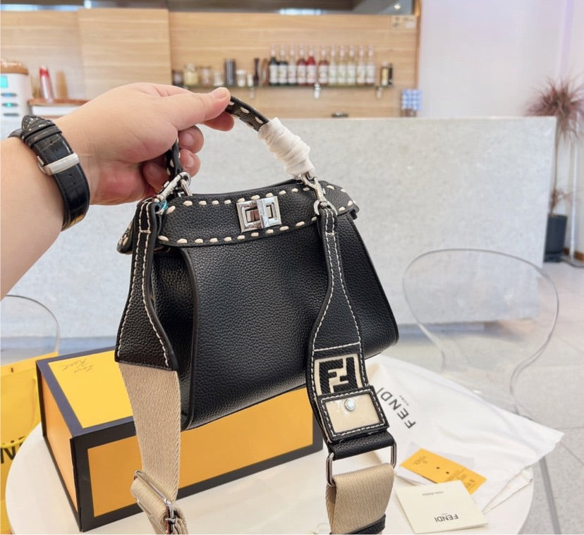 Woman leather Fendi Handbag