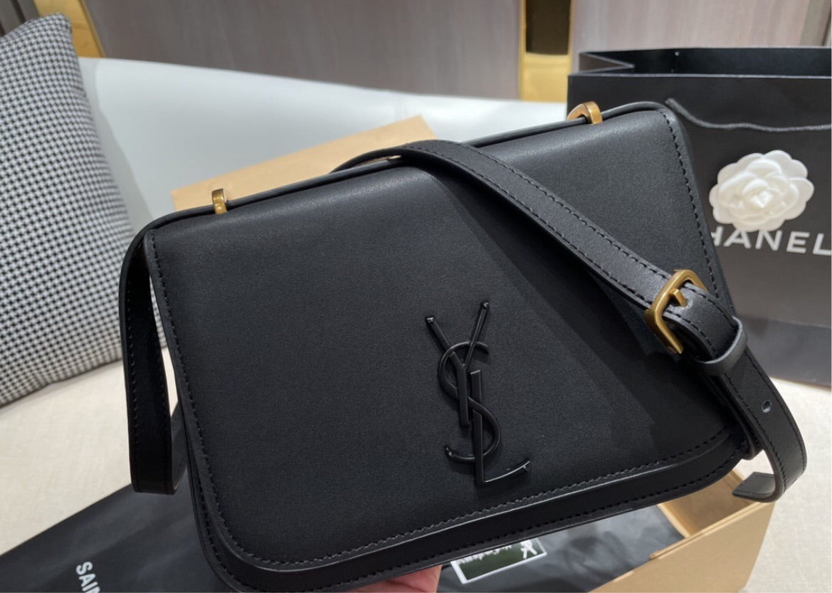 Black out Yves Saint Laurent shoulder handbag