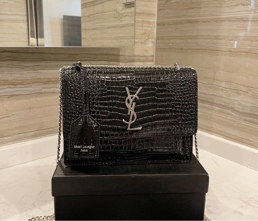 Yves Saint Laurent leather woman handbag