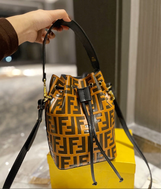 Woman Fendi shoulder handbag