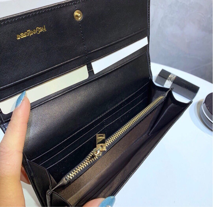 Yves Saint Laurent woman wallet