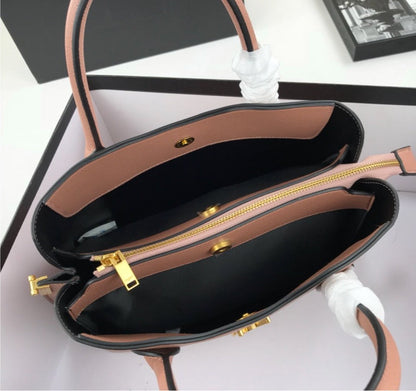 Yves Saint Laurent leather Handbag