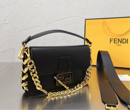 Black Fendi woman Shoulder handbag