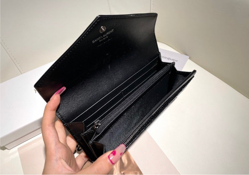 Yves Saint Laurent woman wallet