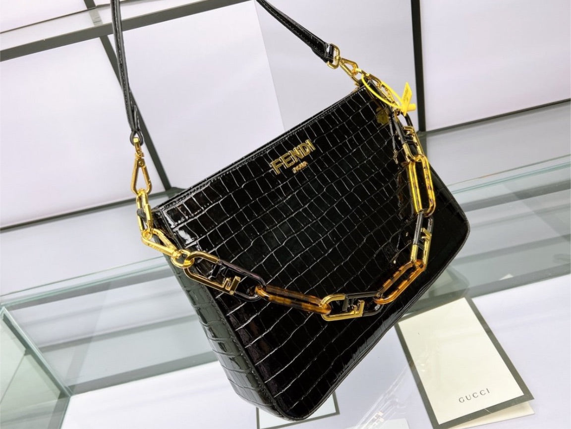 Woman Fendi shoulder handbag