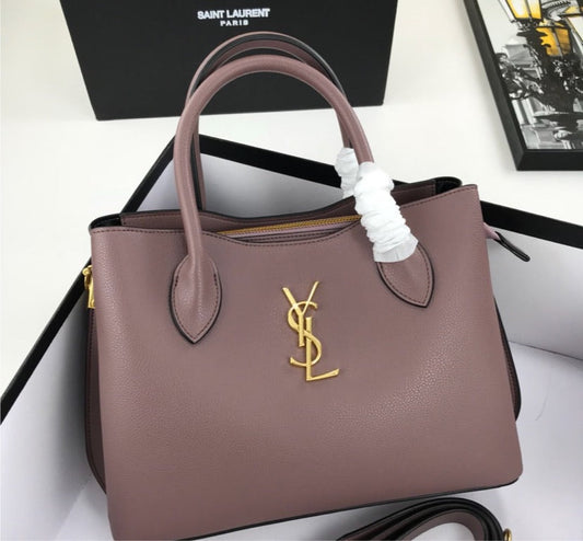 Yves Saint Laurent leather Handbag