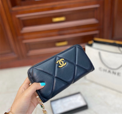 Woman Chanel wallet