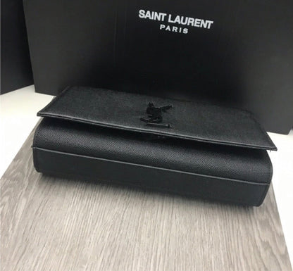 SALE 🚨 All black Yves Saint Laurent woman shoulder handbag