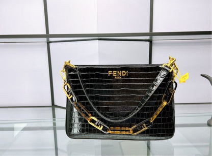 Woman Fendi shoulder handbag