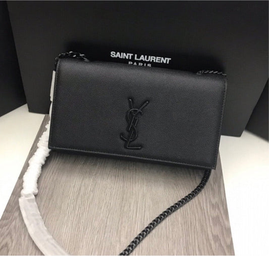 SALE 🚨 All black Yves Saint Laurent woman shoulder handbag