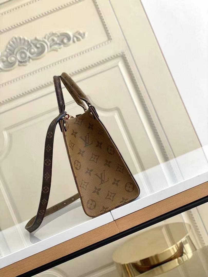 Louis Vuitton OnTheGo PM Monogram Canvas  Shoulder Bags