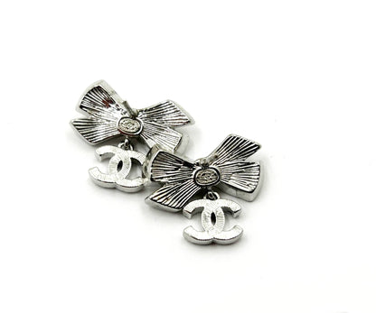 CHANEL Silver Ribbon Row CC Crystal Piercing Earrings