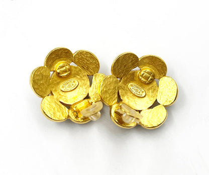 CHANEL Vintage Gold Plated Hammered CC Brown Stone Flower Clip on Earrings