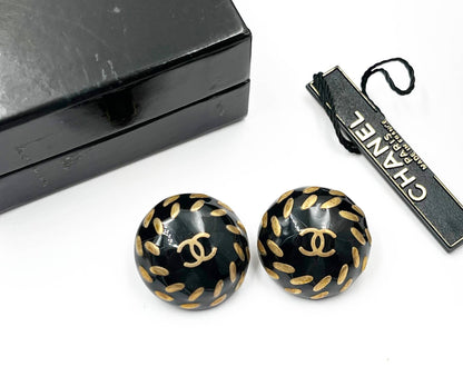 CHANEL Vintage Gold Plated CC Edge Black Round Dome Clip on Earrings