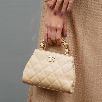 CHANEL * 2004-2005 Beige Lambskin Quilted Handbag 61720